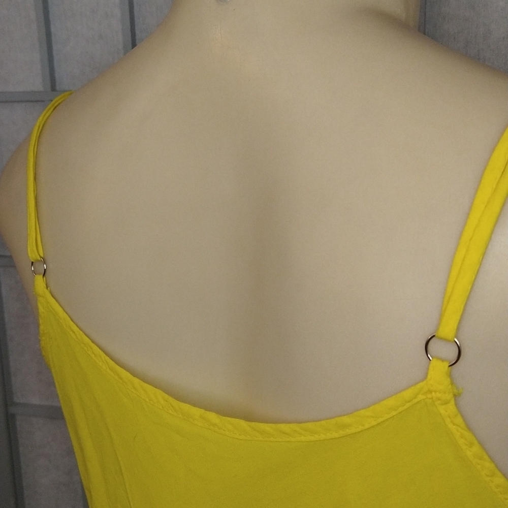 **Yellow spaghetti strap blouse** - Picture 5 of 6